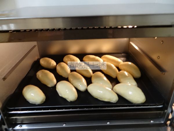 烤焙溫度：190/170(我的烘王220/190) ；烤焙時間12~15分鐘，烤盤中間掉頭 一次，讓烤色均勻