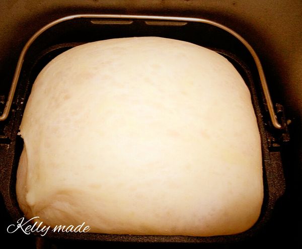 揉麵完第一次發酵完成約等2小時（冬天），麵團膨脹成兩倍大。