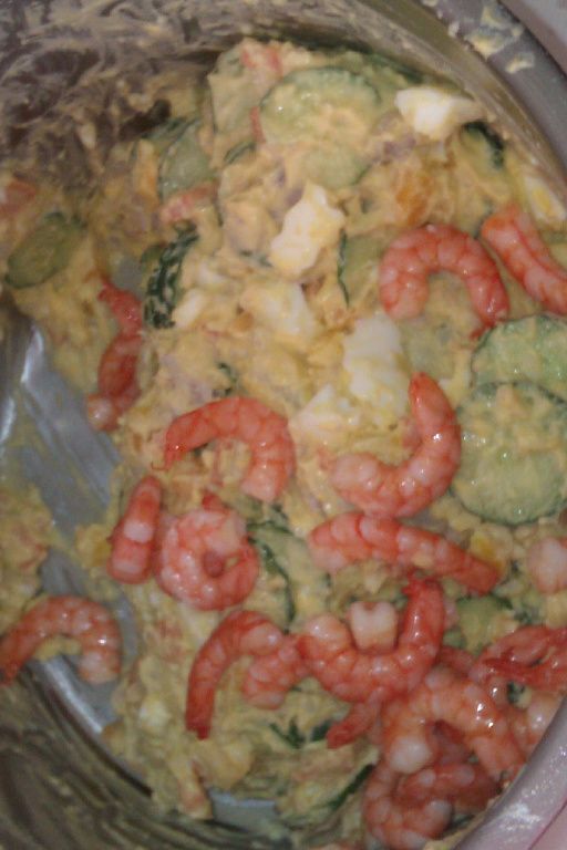 將所有材料一起放入沙拉盆中攪拌均勻