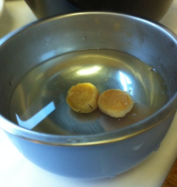 干貝泡滾水+米酒中到軟。