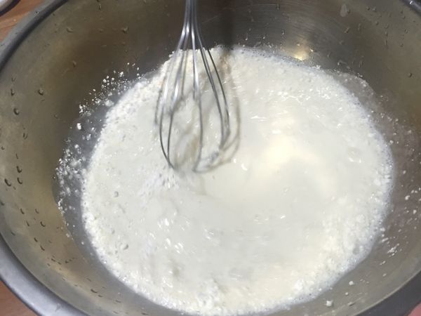用攪拌棒攪成無粉末的粉漿後靜置5-10分鐘
