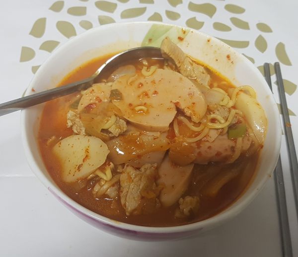 待泡麵煮好了，就大功完成了。