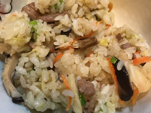 最後下調味
雞粉半匙
鹽ㄧ匙
白胡椒粉少許

（我是會把剛剛醃肉的醬油拿來調味利用，看個人）