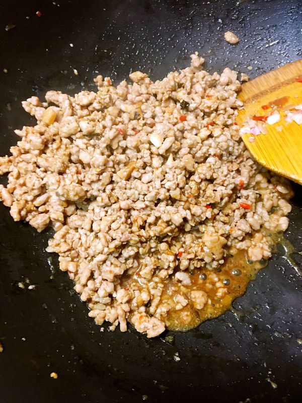 調味 醬油、魚露、糖、檸檬汁
（辣椒可此步驟下）