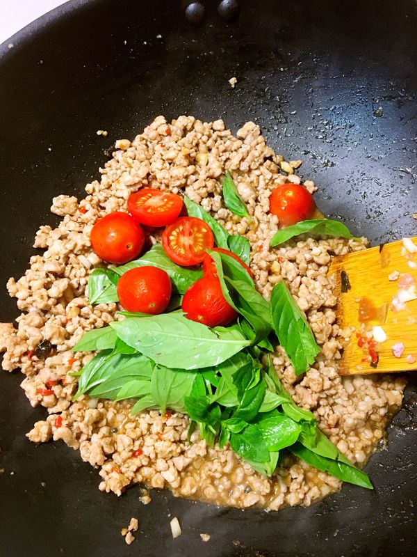 起鍋前加番茄拌炒