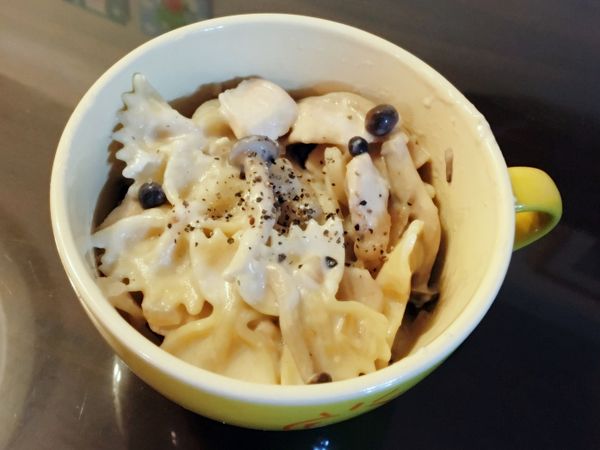 加點黑胡椒或巴西里，好吃的義大利麵就完成囉！