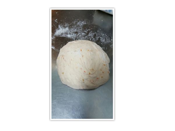 1.蓋上保鮮膜，靜置15分鐘。
2.整形完成發酵60分鐘約兩倍大。
3.記得預熱烤箱唷！