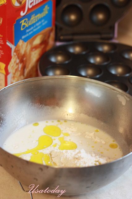 凱西使用市售的鬆餅粉，加個蛋，以橄欖油代替奶油，低脂奶代替全脂奶，一切原因只為了補償沾了很多很甜的楓甜漿。