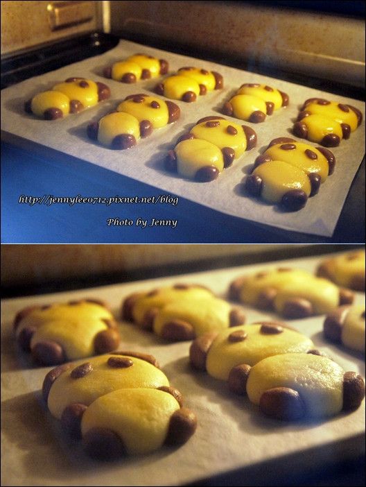 放進已預熱160°c烤箱內烘烤約30~40分鐘，烘烤後置於烤箱續燜15分鐘取出。