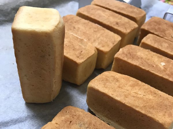 放入烤箱，以上火180 下火200度烤8分鐘再翻面烤5分鐘就ok囉！