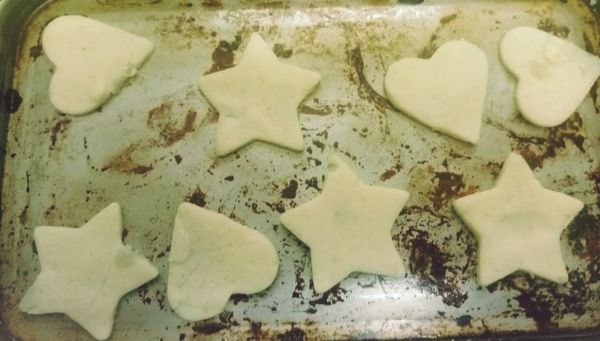 放在烤盤上，以180℃烤10~12分鐘