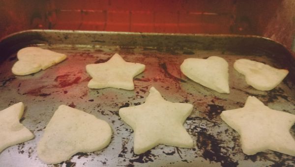 烤到約5分鐘中間會鼓起來，屆時再翻面烤5分鐘就可以了!!