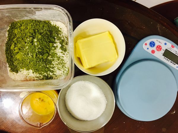 1.融化奶油及糖攪拌均勻