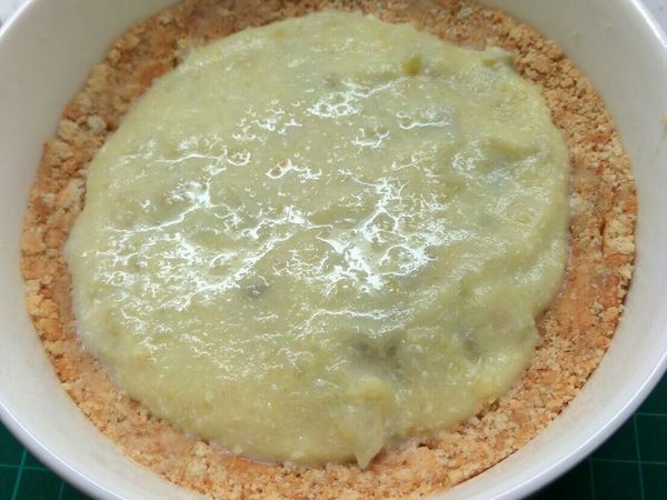 舖平好放入冰箱冷藏一個半小時