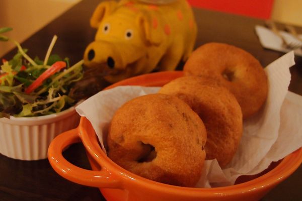 用180度烤箱烤10分鐘，迷你可愛的小貝果就完成囉。