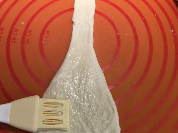 刷上薄薄一層無鹽奶油