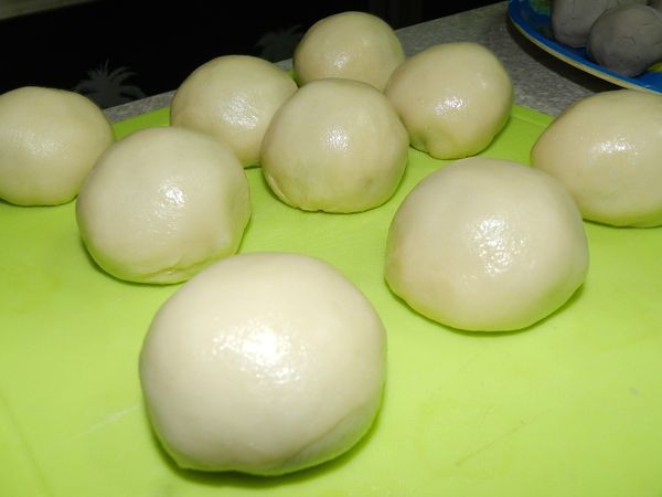 將油酥包入油皮中