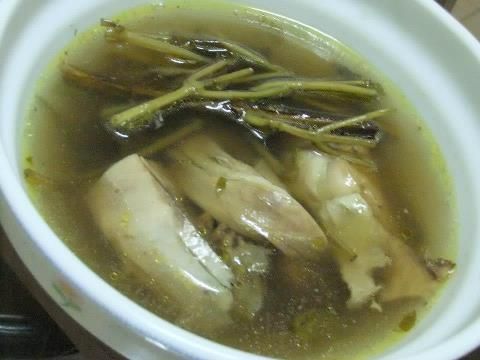 完成~~(不需加任何調味料)樹頭一定要先燉煮才會完全出味
最後才加入雞肉同時燉煮