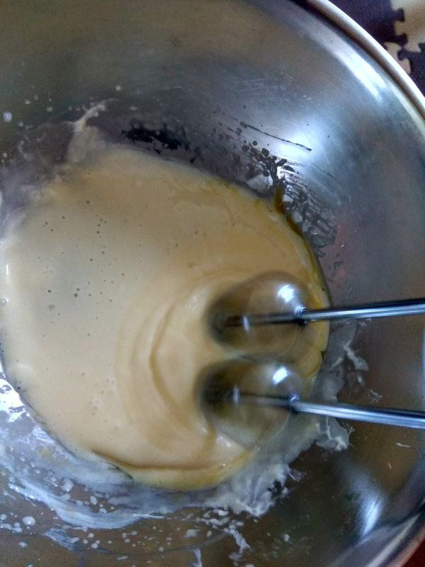 加檸檬汁及香草精(此步驟可加可不加)