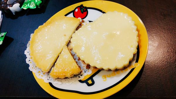 最後如果有耐心可以過篩的方式讓餡更順口，放進烤箱150度烤60分鐘，過程有泡泡可以搓掉外觀就更美麗啦～