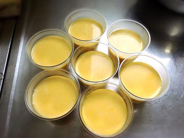 過篩後倒入容器