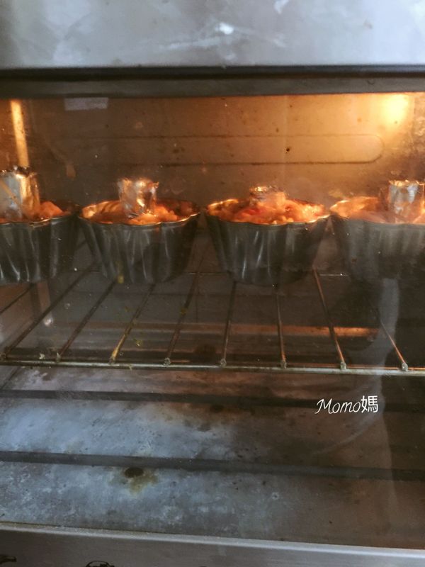 烤箱200度烤25分鍾（各家烤箱功率略有不同）