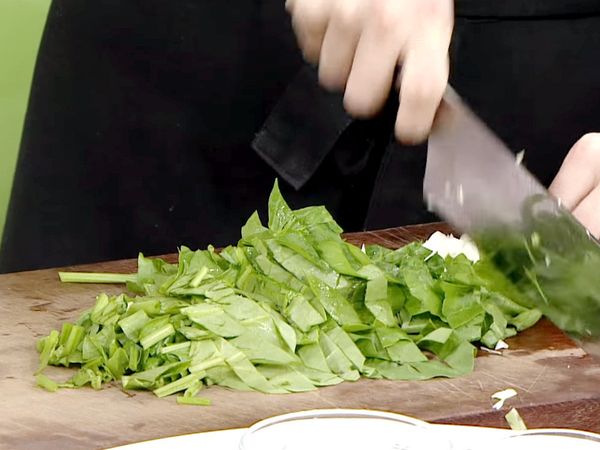 菠菜切碎