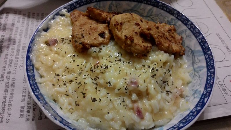 白醬培根燉飯佐奶油嫩煎里肌
