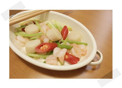 芹菜炒雙鮮~~吃的到鮮味喔!!