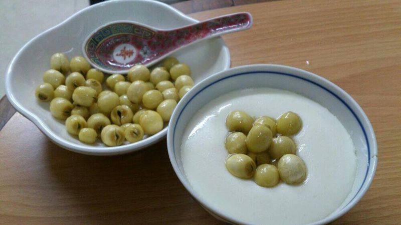 紫羽小廚新食譜 010 --- 蓮子燉奶