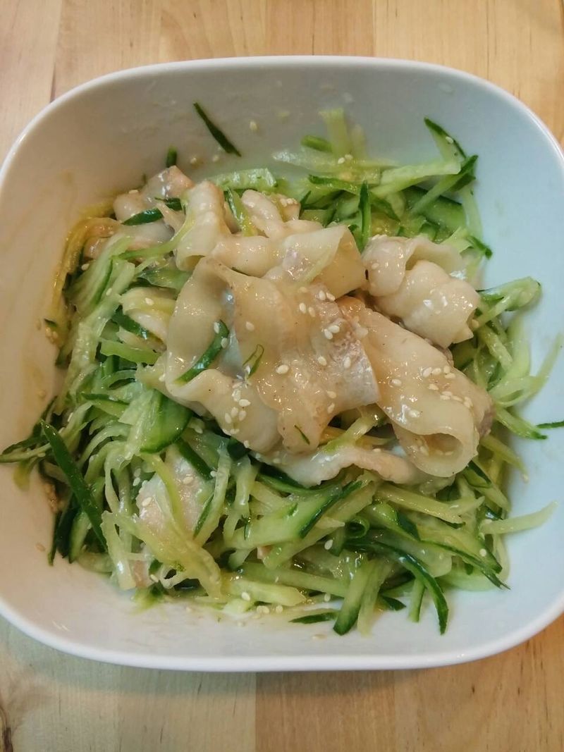 10分鐘常備菜-黃瓜肉片佐胡麻