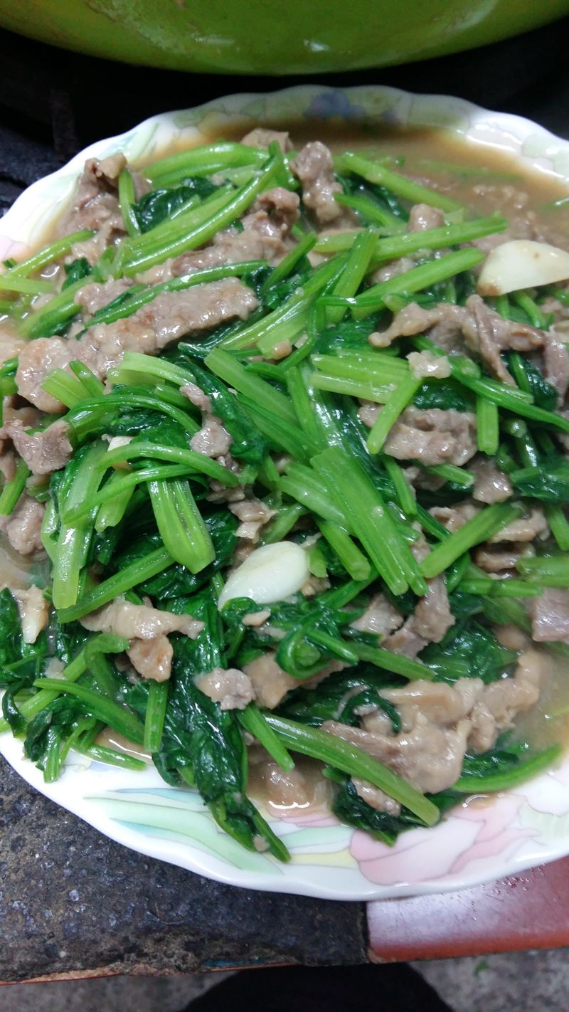 菠菜炒牛肉
