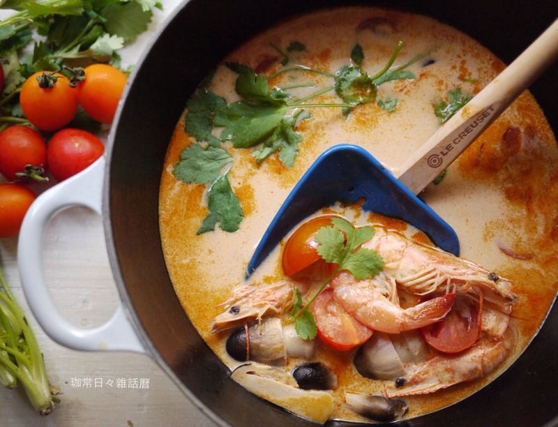 泰式酸辣蝦湯（TOM YUM KUNG)