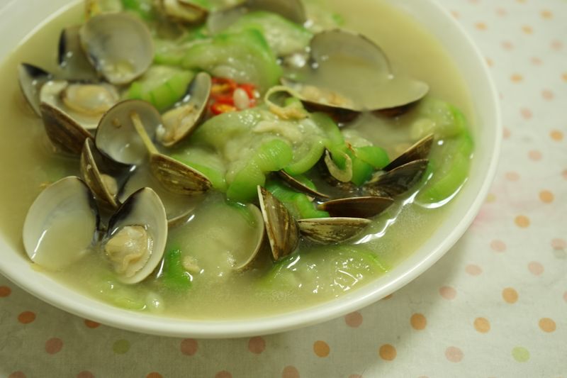 夏日絲瓜蛤蠣料理