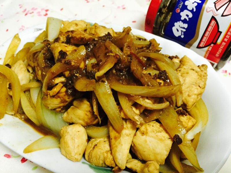 洋蔥炸醬燒雞[維力炸醬]