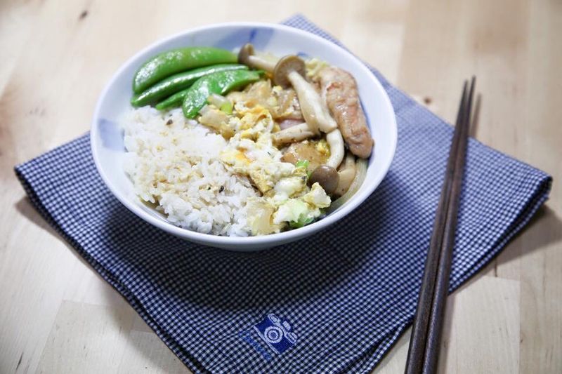 嫩雞親子丼