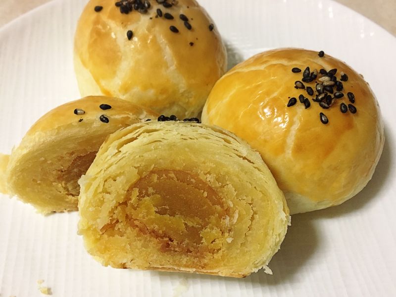 金黃蛋黃酥