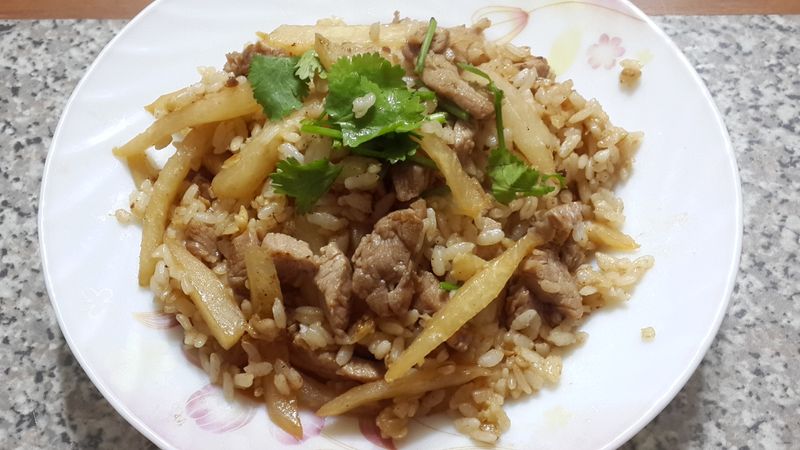 白蘿蔔鹹飯(剩飯大變身)