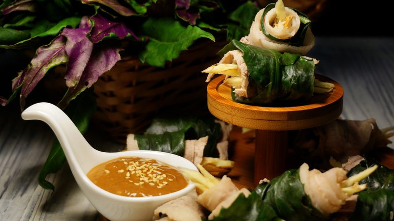 紅鳳菜豬肉捲 佐腐乳芝麻醬