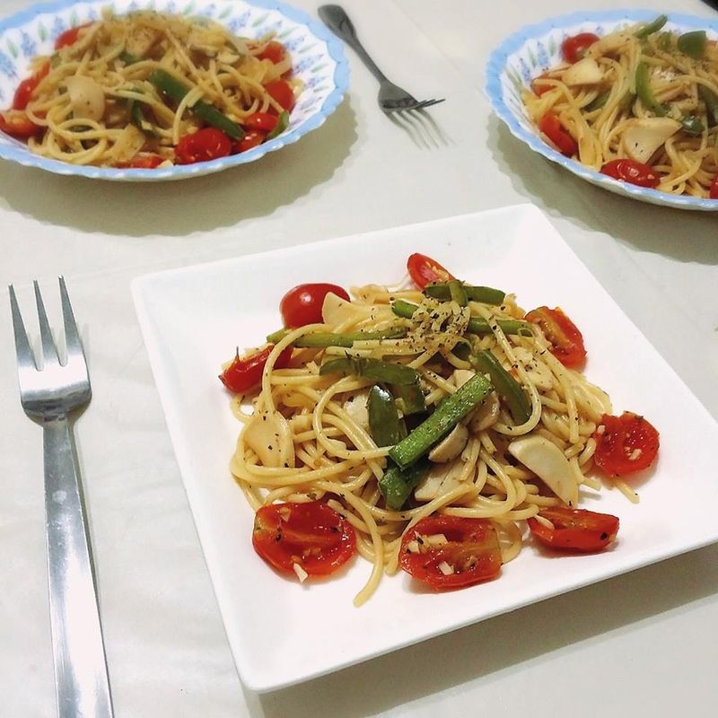 健康料理//蒜香清炒田園義大利麵