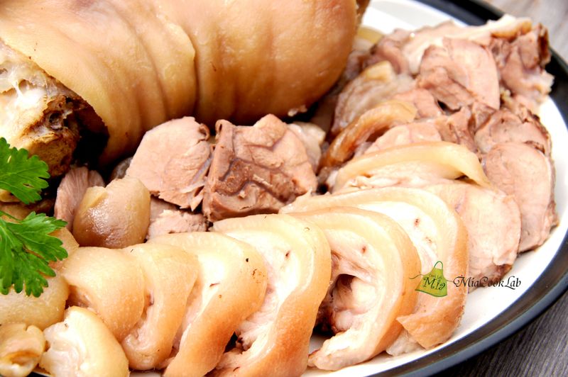 鹽味Q豬腳