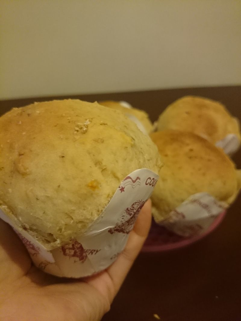 粟米香腸蕃茄包