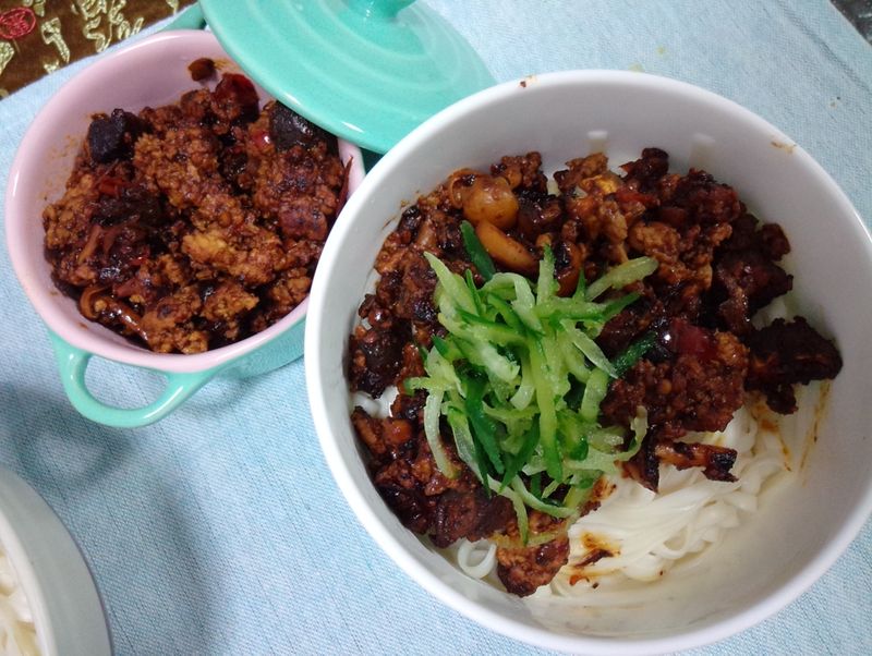 香菇炸醬麵