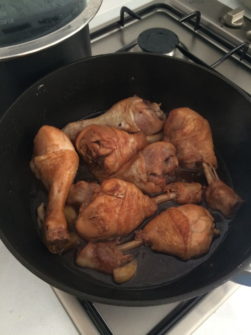 媽媽的簡單滷雞腿