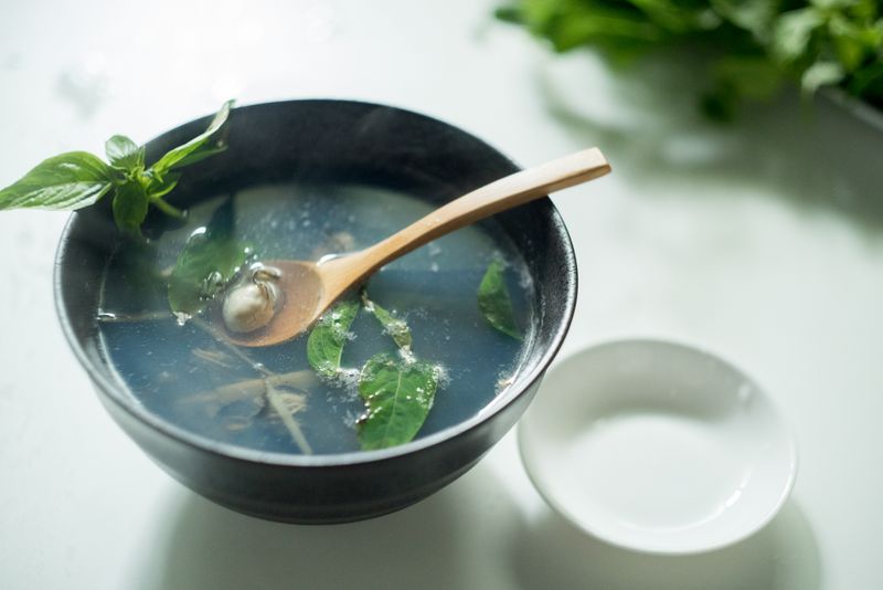 「明天會更好」塔香鮮蚵湯-對時海鮮