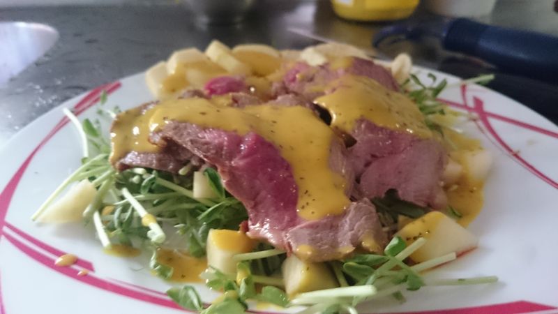 黃芥末牛肉沙拉