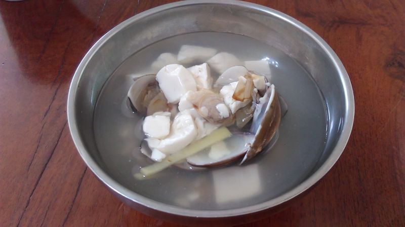 蛤蜊豆腐柴魚湯