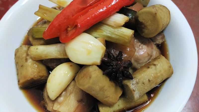 牛蒡滷蹄膀