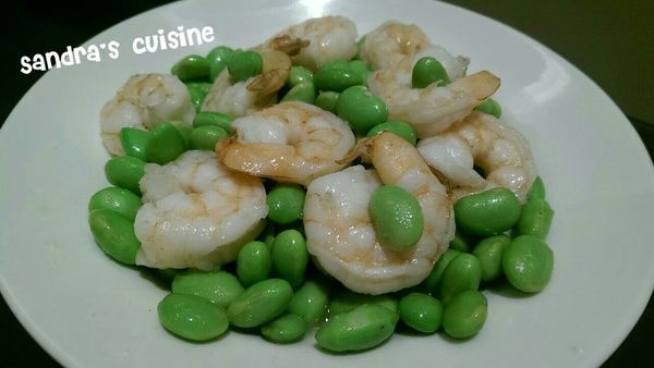 青毛豆仁燴蝦球