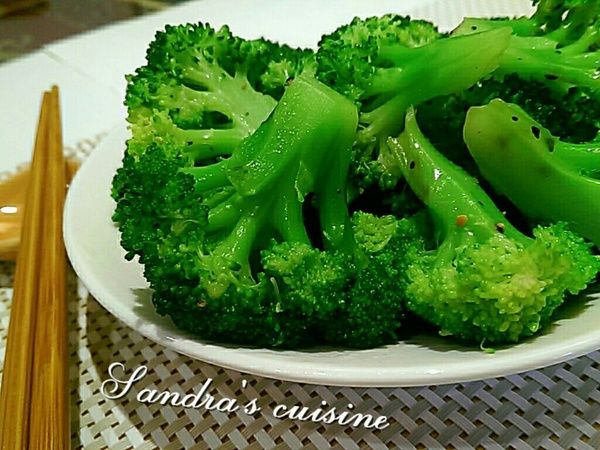 涼拌綠花椰菜